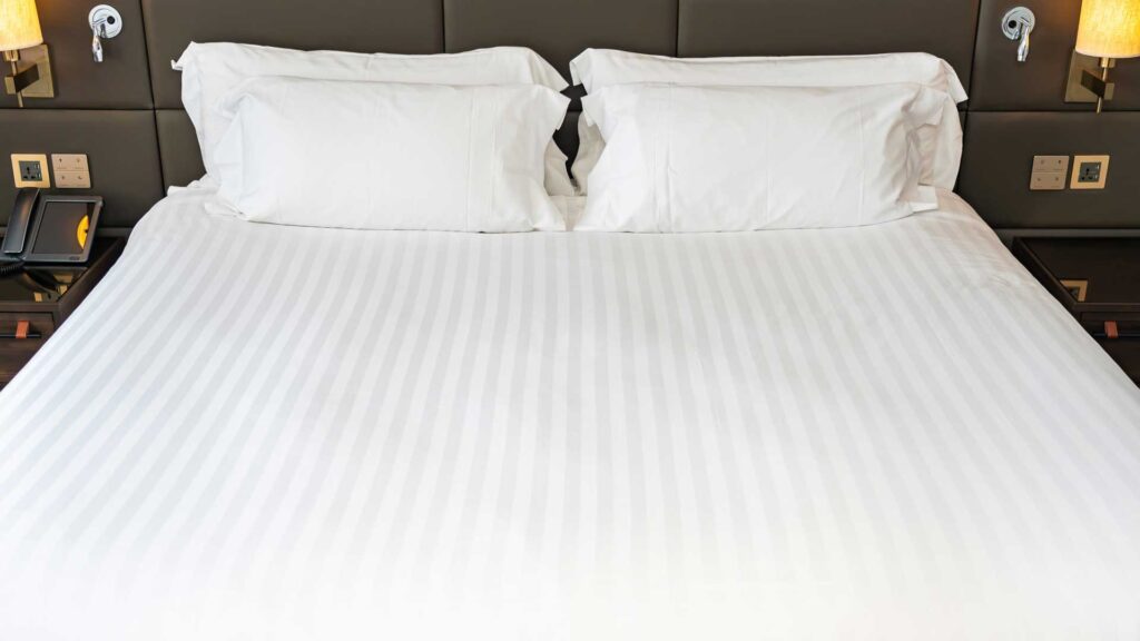 Which is good bed sheet Polyester vs Cotton.