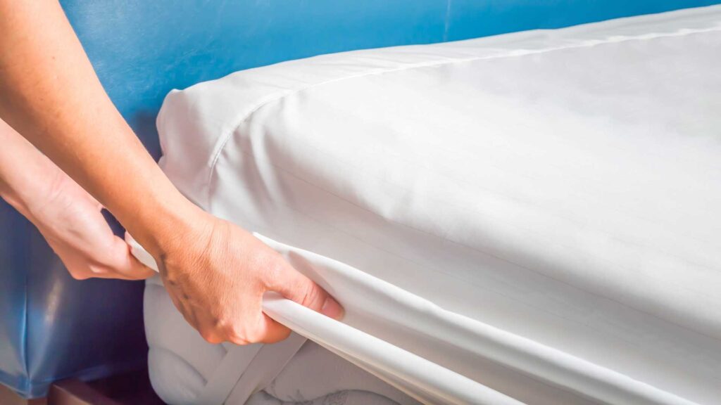 Choosing a mattress cover that does not make you hot.