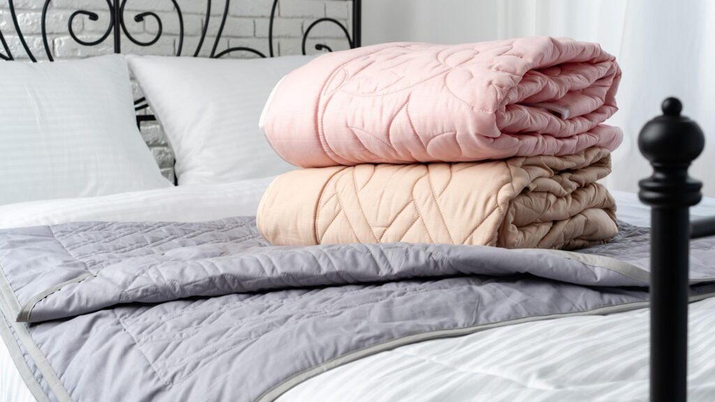 Can you put a quilt blanket inside a duvet cover?